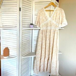 Maxi dress, floral, neutral, short sleeve